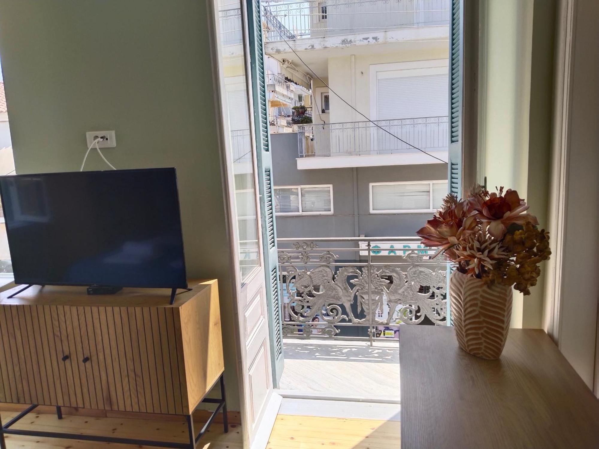 1920 Classic Apartment Kalamata