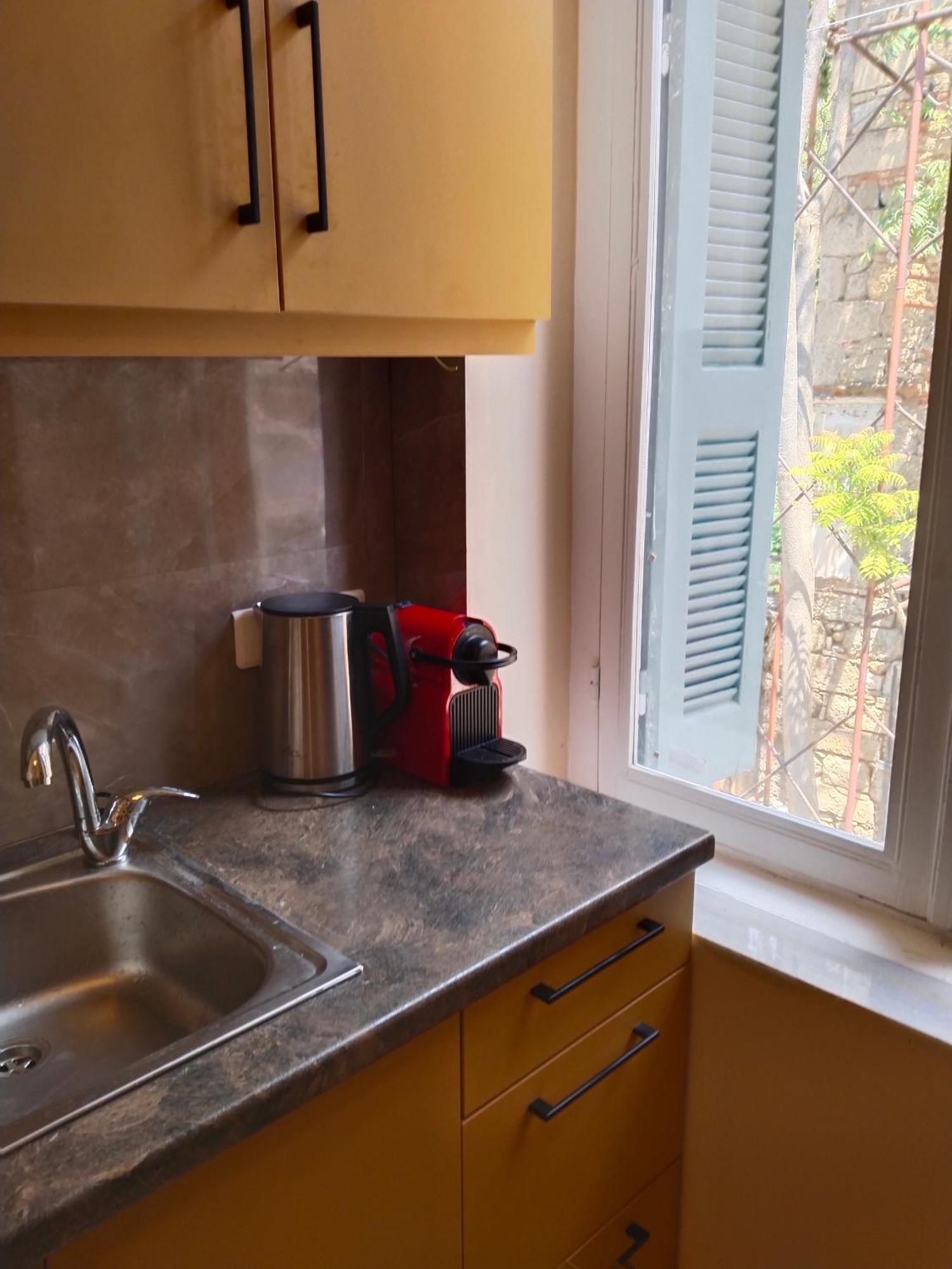 1920 Classic Apartment Kalamata